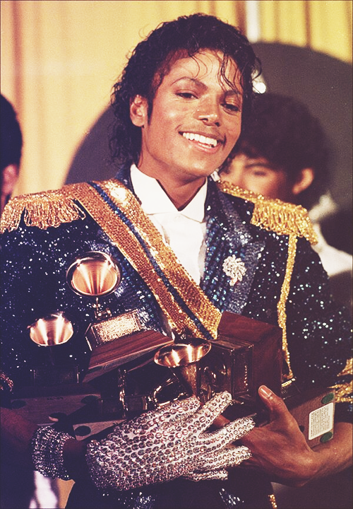 SheWasLovinMe's tweet photo. There are 8 Grammys in this one. @ItsAllanO http://t.co/GcmZyDKZY9