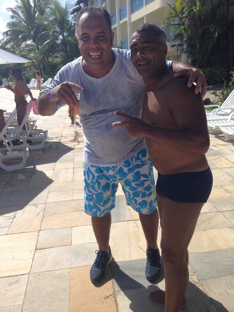 marcosbrazrio's tweet photo. Aqui com o Senador Romario , só falta o @OrelhaTT !!! http://t.co/vdbmnuEHsf