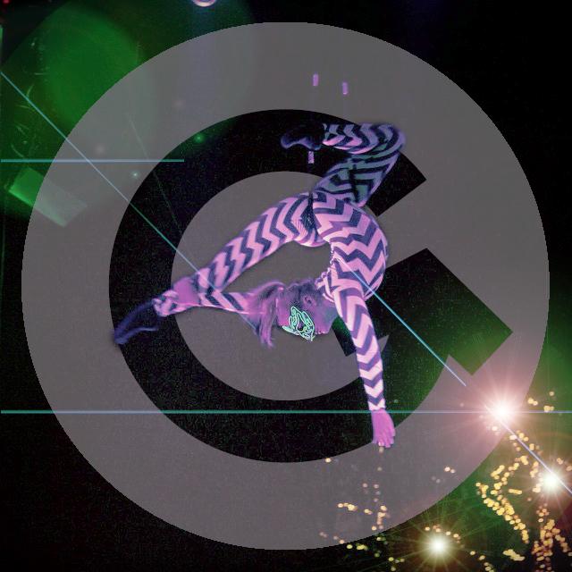ZGCircus's tweet photo. @WinterFestival tonight! Remember to tag your photos with #WFOL / #ZGCircus. #NiagaraFalls http://t.co/UuUgvL3Zvj