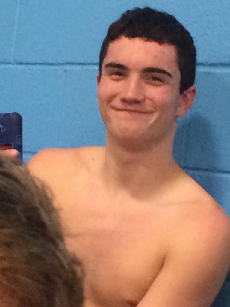 maddyyy7's tweet photo. when you realize the boys vs. girls swim meet is tonight at 7pm!!!! @RMHS_gswim http://t.co/KZKDpUADzQ