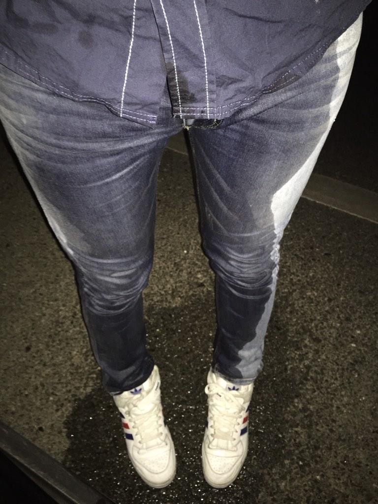 Yuanyi Zhou on Twitter: "Peeing my tight jeans again outside http://t