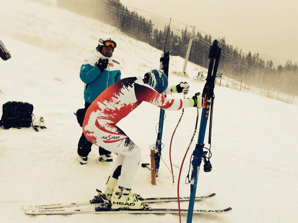 Ski_Austria_'s tweet photo. Gute Trainingsbedingungen @ Panorama #skiingfast #austriaskiteam http://t.co/lcnSg6Doim