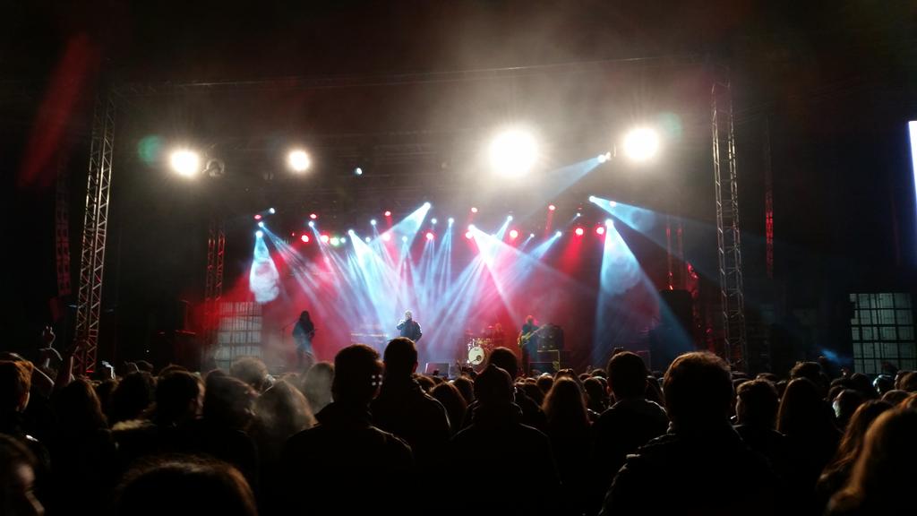 KALtheFest's tweet photo. Kurtalan Ekspres Mukemmel Sovuyla #kalthefest Ana Sahnede http://t.co/ghTLBp6OHW