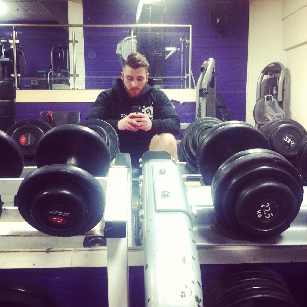 Ethank1995's tweet photo. Gym time before tonight's antics! #fitfam #theperformanceproject #switchgym #bodybuilding http://t.co/JOauJpfGZX
