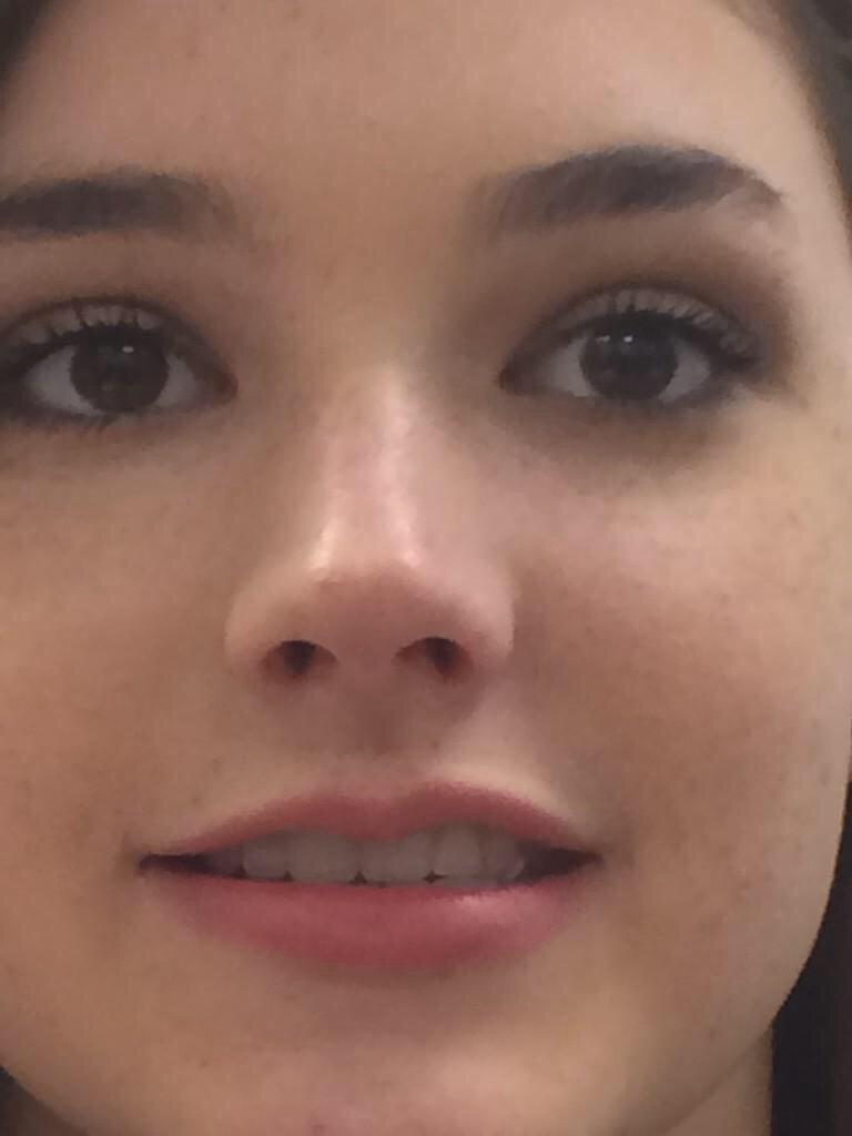 HAPPY BIRTHDAY to my gorgeous Kendall Jenner look-alike friend hope you have an amazing day touchlyd 