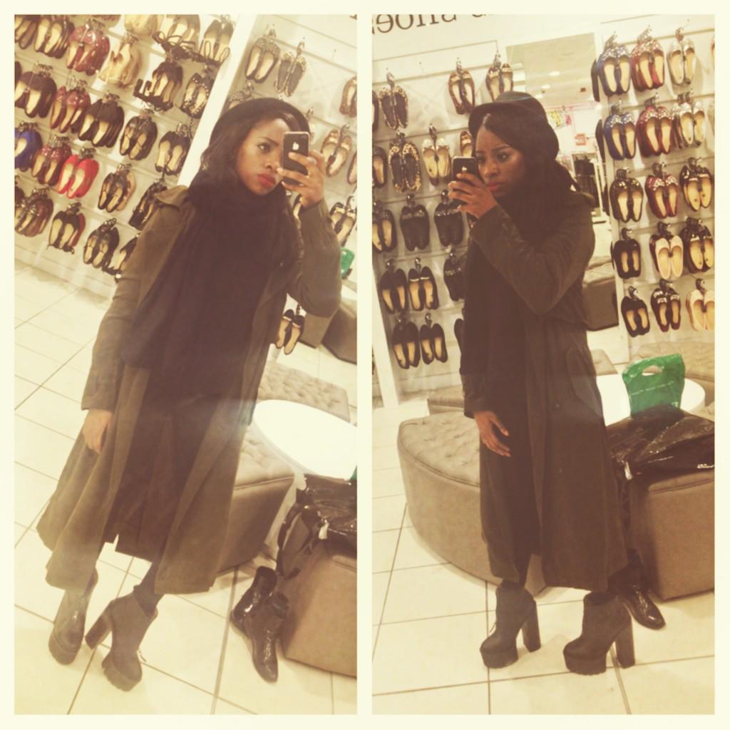 dee_petite's tweet photo. These boots were made for walking #Newlook@Newlook #Chunkyboot #Hot http://t.co/5ZDyPuvtXZ