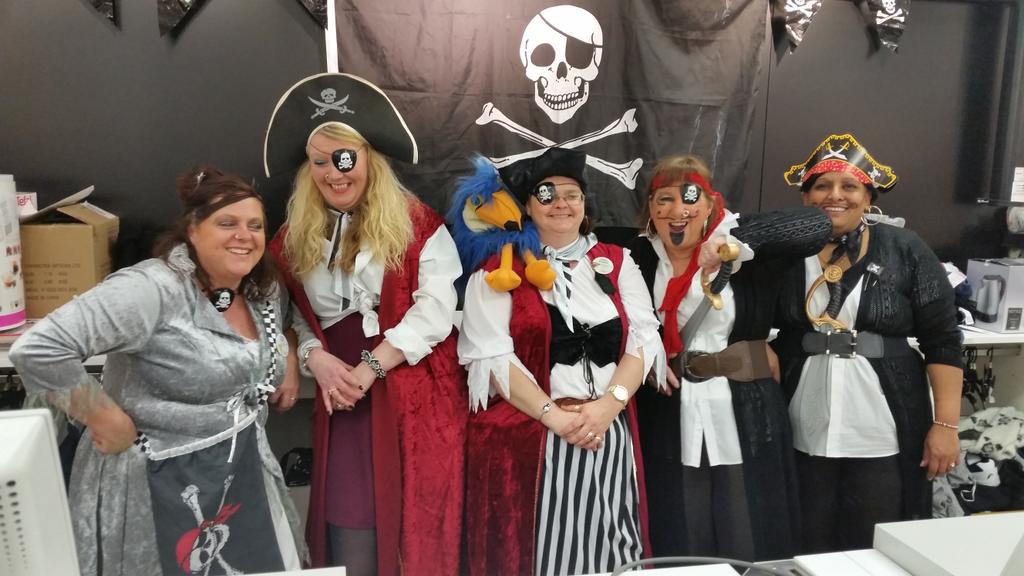 Jezzasgirl's tweet photo. @dfirth1970 @XDebbieBrooksX @HelenKlin @TescoMedia @crawley2313 "frozen" in Crawley Hazelwick Extra http://t.co/LbeQweHyuz