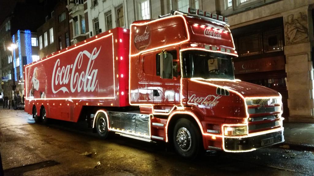 KMudhar's tweet photo. #holidaysarecoming #coca-colaXmasTruck http://t.co/5r79aJVpeP