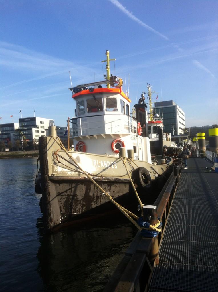 "<a href="/binckytweet/">Pietje precies</a>: <a href="/DuwbotenHOLLAND/">TUG PUSH HOLLAND</a> de Eerland 23 . "