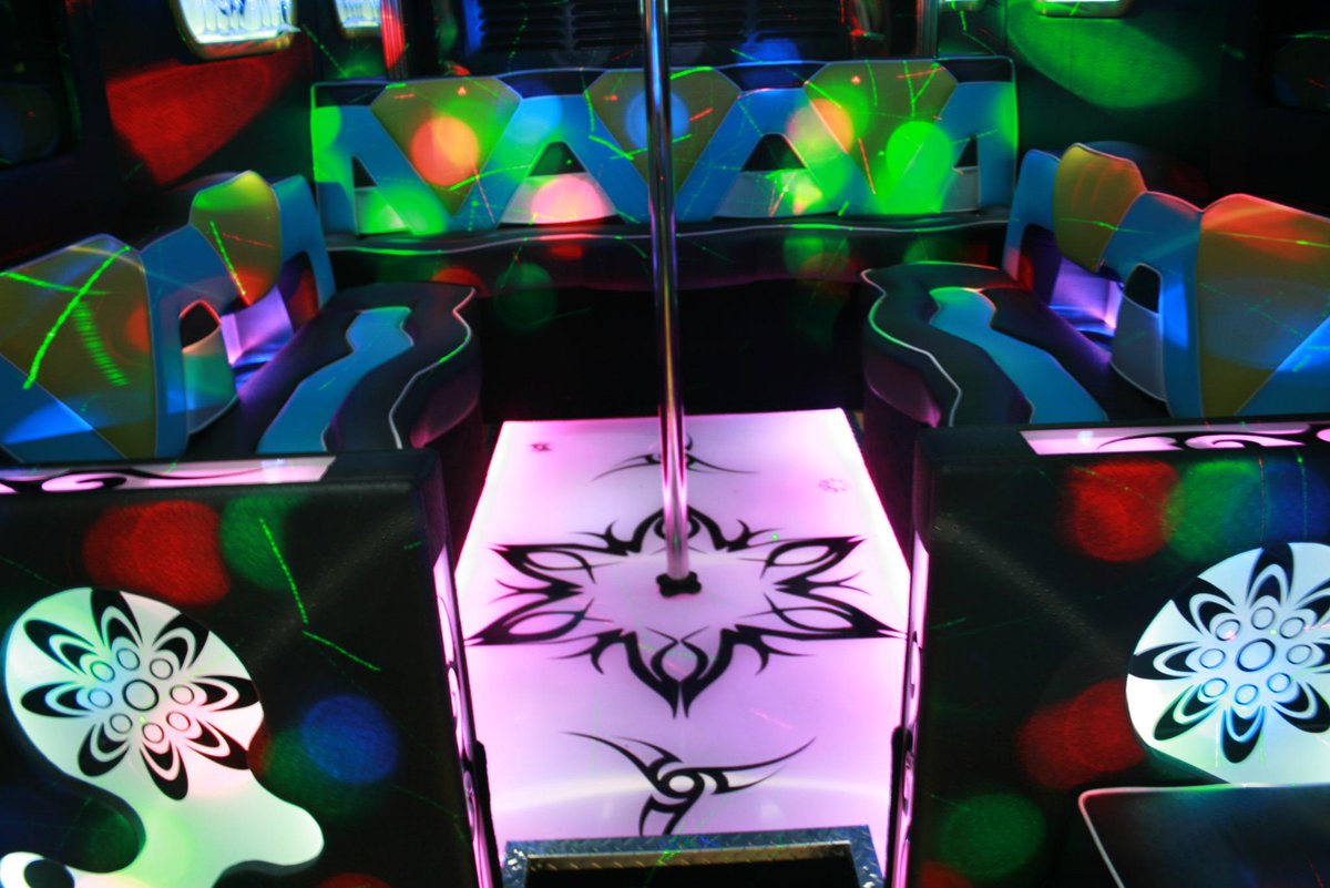 AmerEagleLimo's tweet image. 25-35 passenger party buses AT LOW DISCOUNTED RATES #dcpartybus #vapartybus #mdpartybus