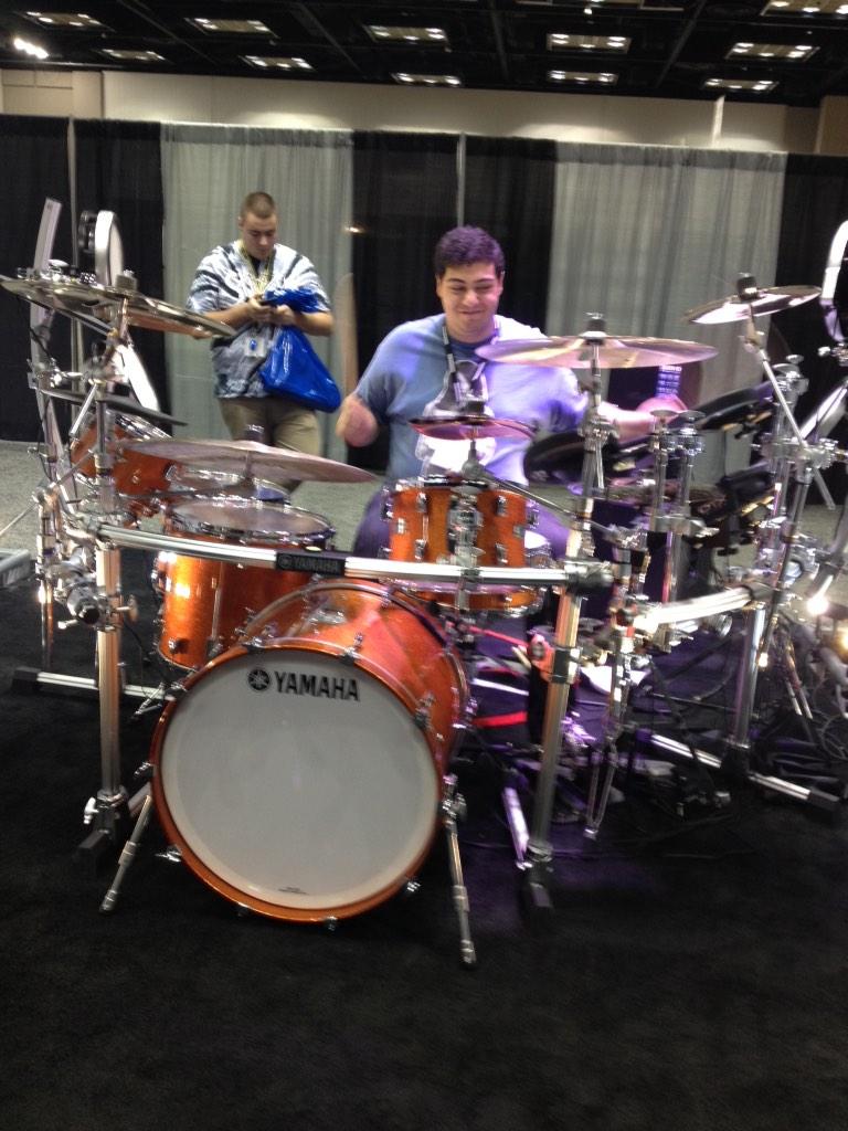 anthonyydamato's tweet photo. Ethan going hard http://t.co/SlHbvd3LbB