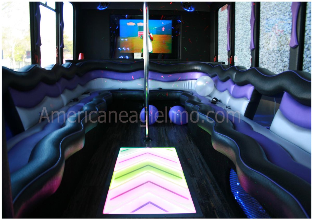 AmerEagleLimo's tweet image. 10-20 passenger party buses AT LOW DISCOUNTED RATES #dcpartybus #vapartybus #mdpartybus
