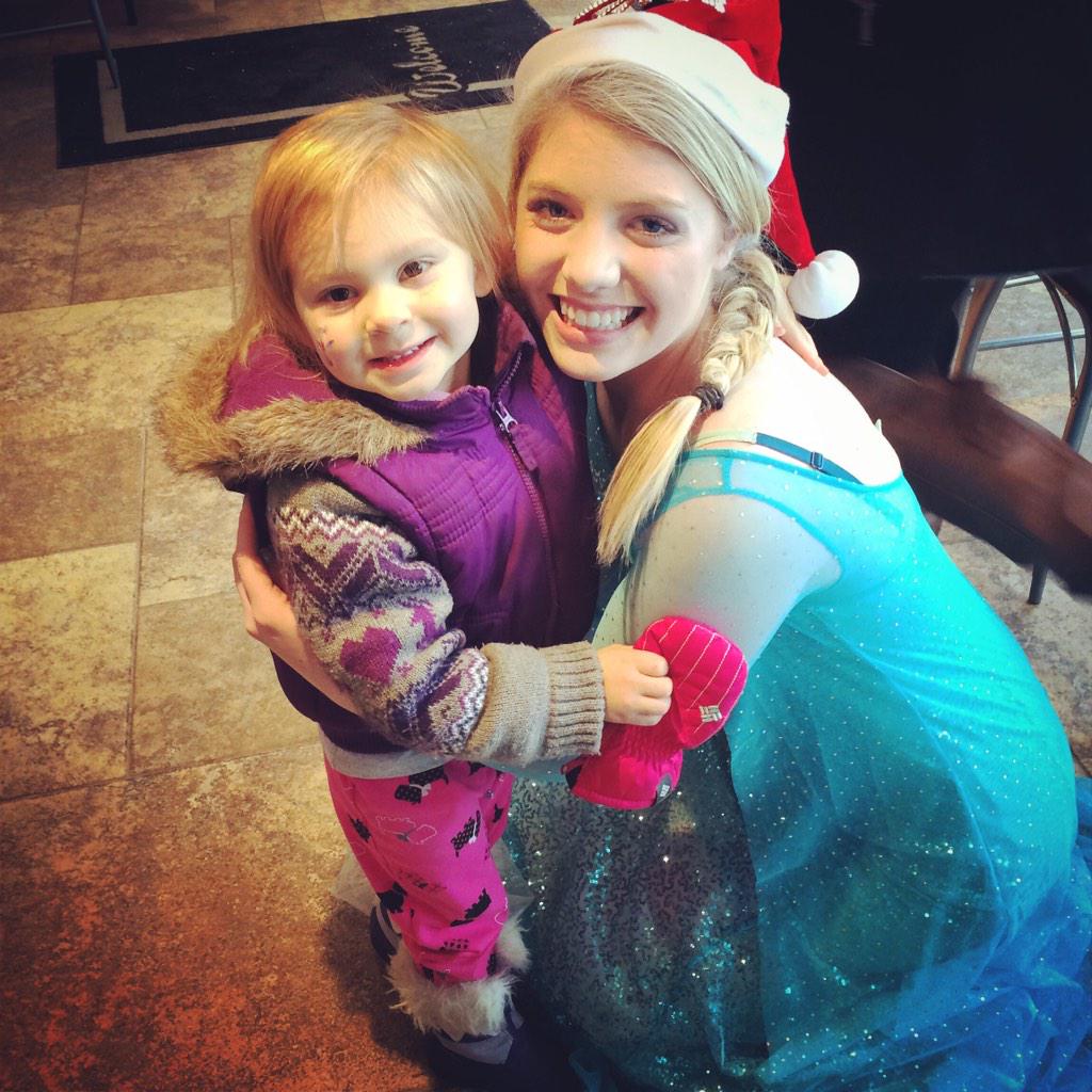 hmac158's tweet image. Just hanging out with Elsa from #Frozen @OUAPrincess