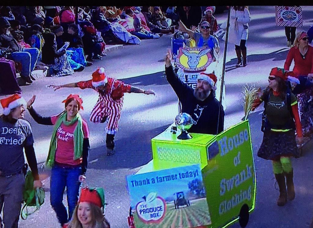 TravisZarins's tweet photo. Nice! #TravelinTrusty @TrustyGOPC &amp; #MiniTank @House_of_Swank @WRAL @ShopLocRaleigh #RaleighParade http://t.co/PouptJro1J