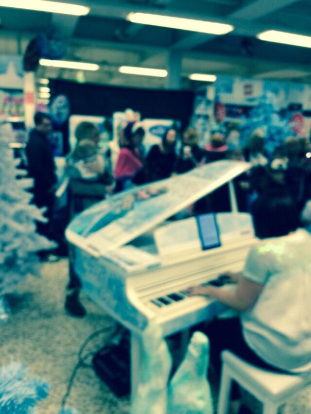 A wonderful Disney frozen day at Milton Keynes Kingston extra