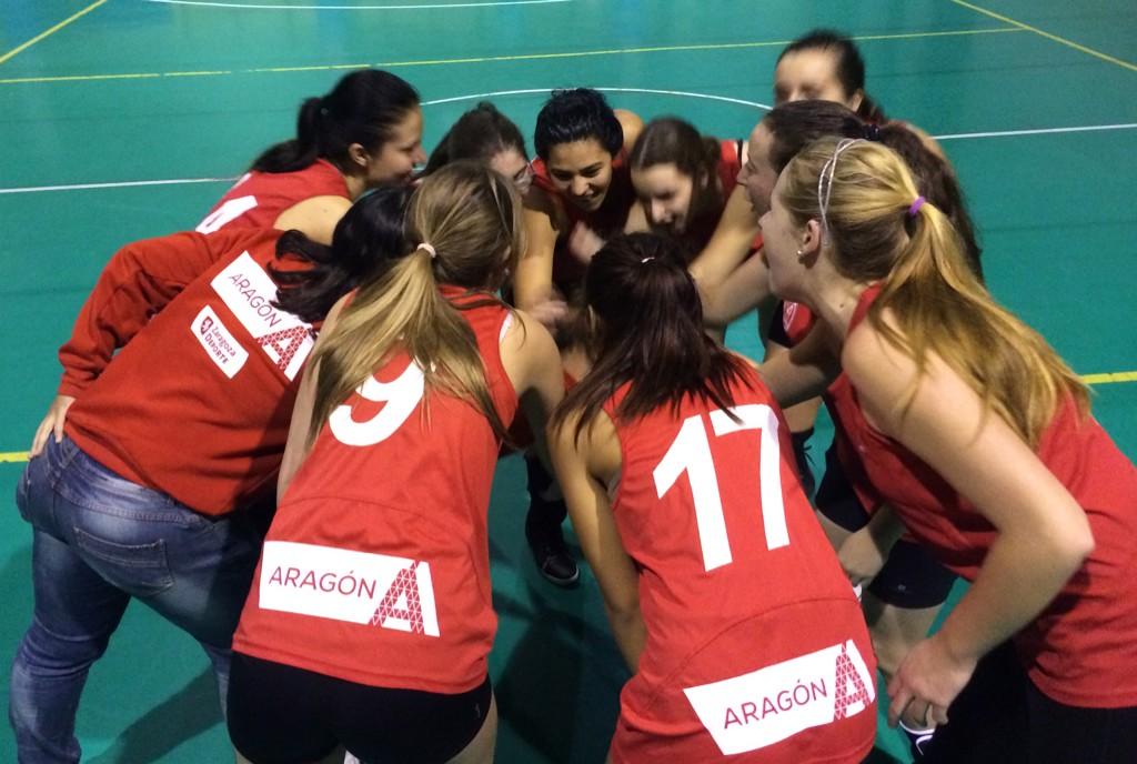 ClubVoleibolZGZ's tweet photo. El primero de los #SuperDerbisCVZ se queda en casa. Victoria del @CVZJC14 3-0 frente al @CVZjuvenilF #CVZ #voleybase http://t.co/HKosCfHoQQ