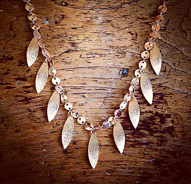 #Smitten #Fall leaves long #necklace at the lovely <a href="/endaBstore/">enda b</a> #yvr #vancouverfashion #jewellery #christmasgiftidea