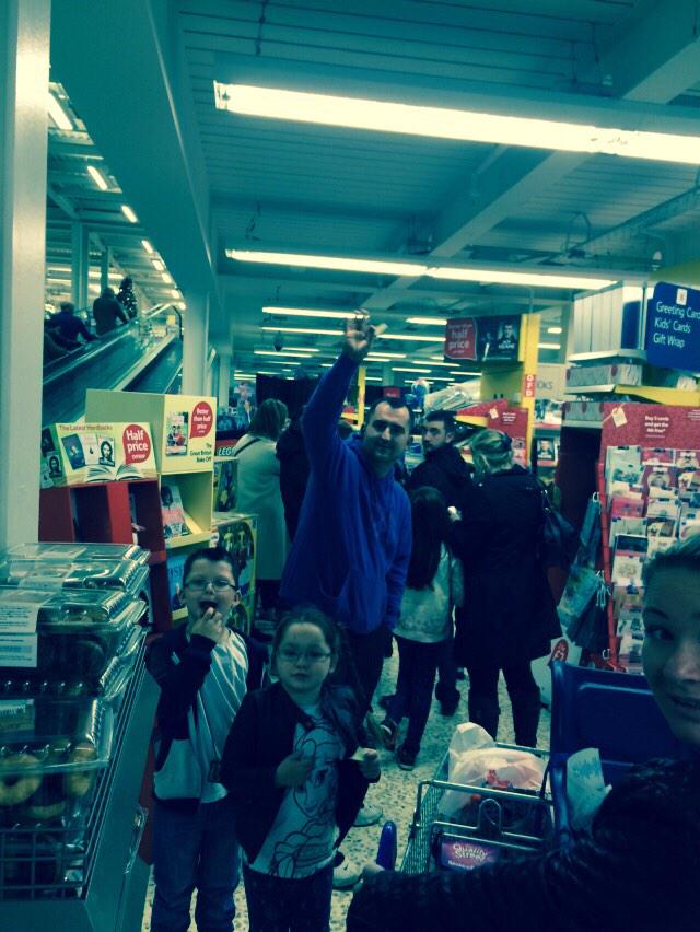 Every one had a wonderful time meeting Santa and friends ana and olfa