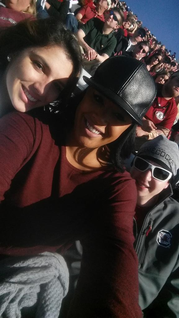 ZVangorder's tweet photo. Cheering On The Gamecocks! Gotta love Columbia :) @GamecockFB @GoCocksUSC http://t.co/ln6BIhu1Ss