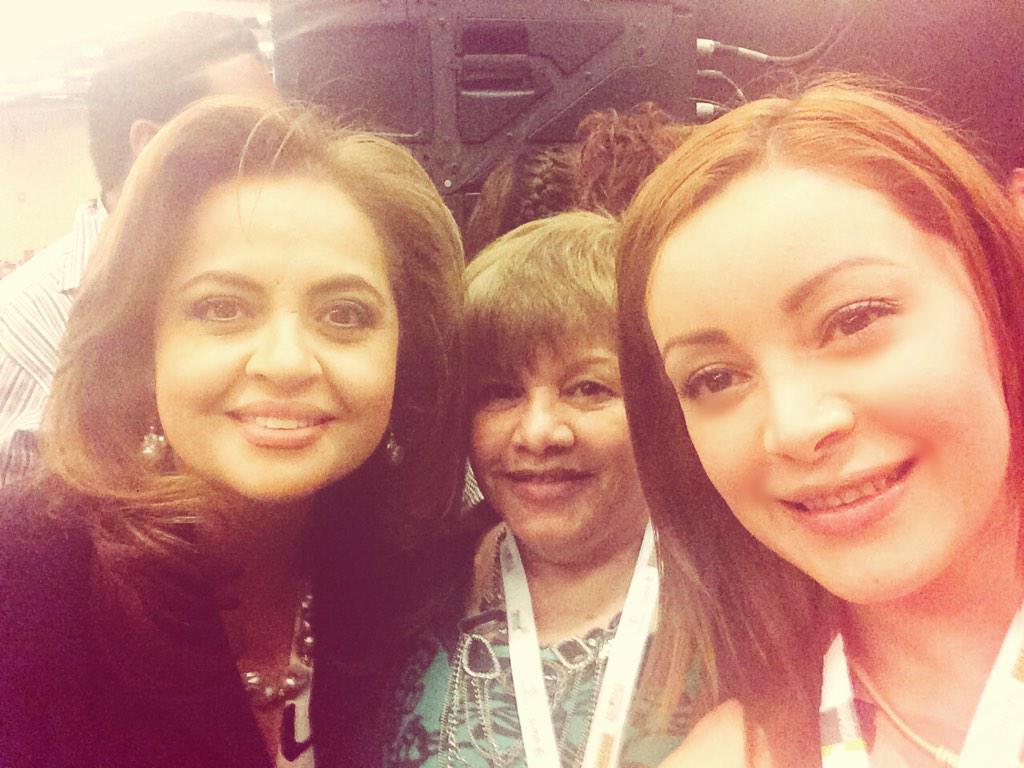 Armidyux's tweet photo. #CAM2014 @analiliaherrera @ElodiaLopezPueb #HXQ http://t.co/86ennTGnot