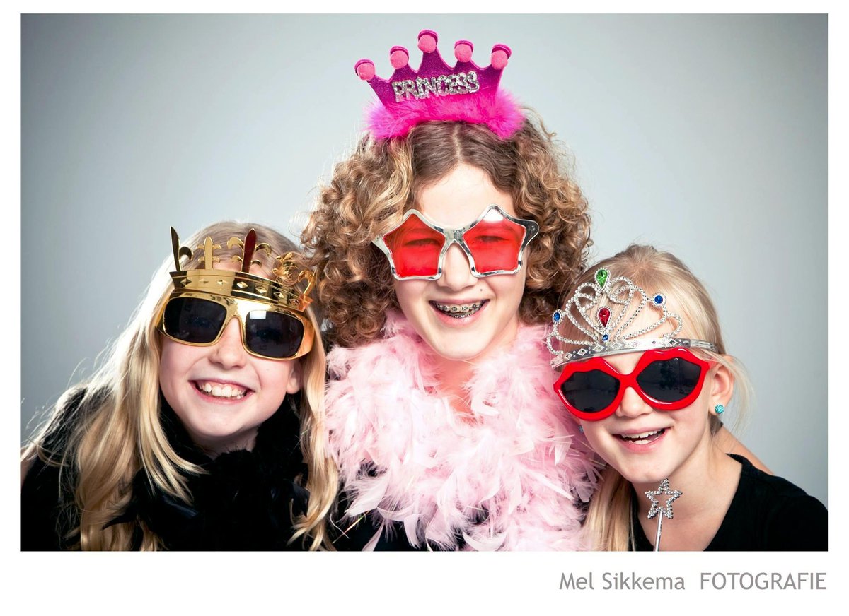 ...is thrilled to announce an OPEN STUDIO DAY in Hilversum next Sunday, 30 November. Great holiday gifts!
