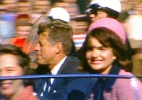 WilliamReymond's tweet photo. #JFK Dallas, 22 novembre 1963. #dealeyplaza http://t.co/FhCCyi8zl7