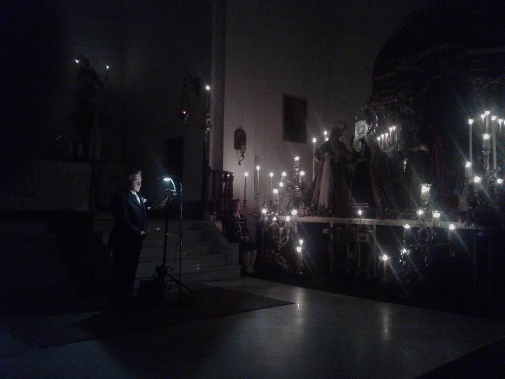Hdad7palabras's tweet photo. En estos momentos STABAT MATER http://t.co/FFyUn5lEAa