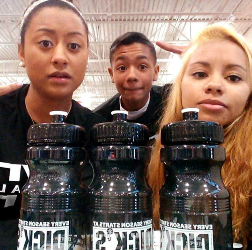 kyrstannb's tweet photo. Bordens from Dick's #dylin #brittani #kyrstan #moneygang #shmoneyteam http://t.co/N1YfW9itqc