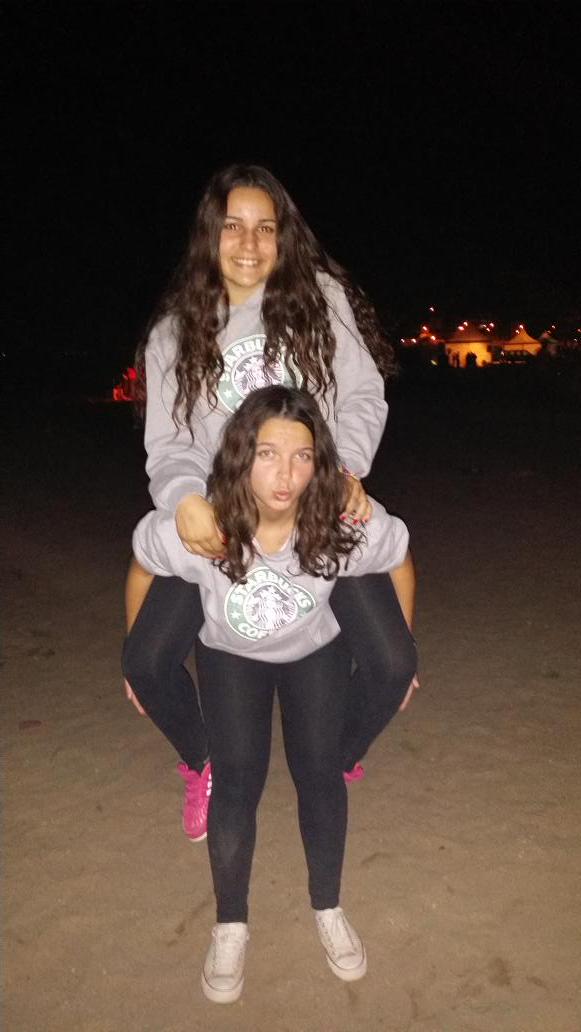 Andrea_Aguera's tweet photo. Comenzamos con mi nena #Romeria14 @ConchiLorente_ ✌💕 http://t.co/Re6owS8Je4