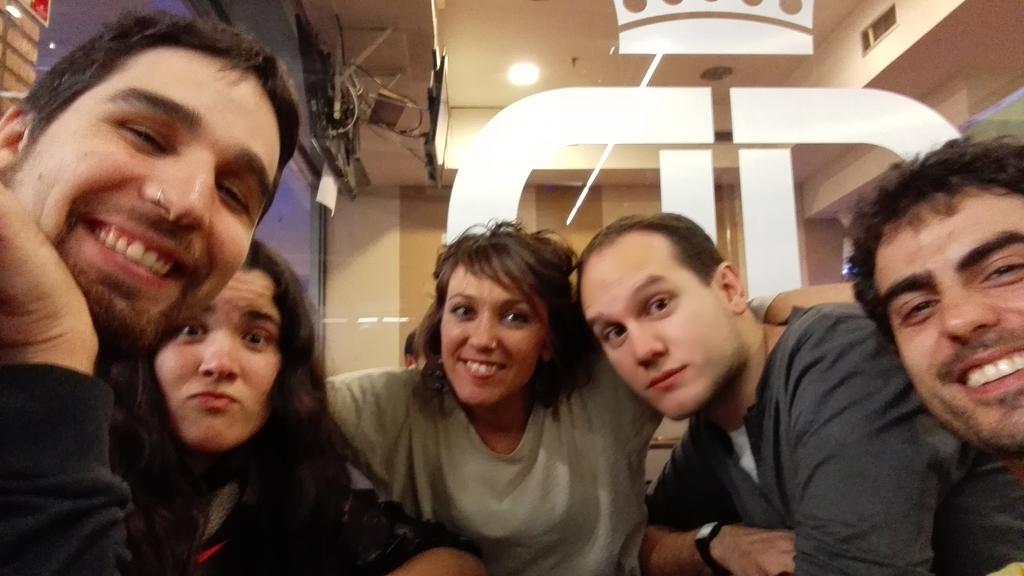 elferranet's tweet photo. Un #Zerfi para un nuevo país! @valorena @urixturing @InigoMZaton @QueenAitana http://t.co/nywafwgspJ
