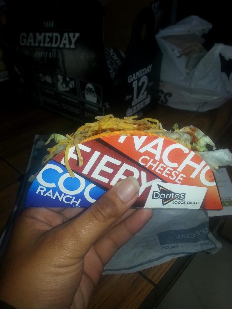 giantkilla_274's tweet photo. TACO BELL TIME! #GKinLA http://t.co/4eOni9Z1VD