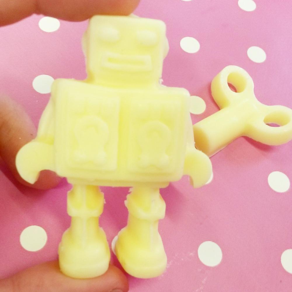 toriandlola's tweet image. Lola has made a bunch of these rad wind up robot soaps in pastel colors! Aren&apos;t they cute?! #RobotLovers #VeganLife