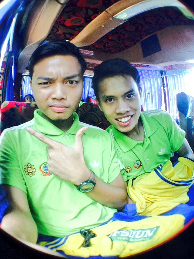 rafimarkom's tweet photo. Ke kuala kangsar ke kita? Wakil ex-TIKL sedia berkhidmat!😤⚽️ #IPTIM2014 #CFSCougars http://t.co/OHxp3UAGkU