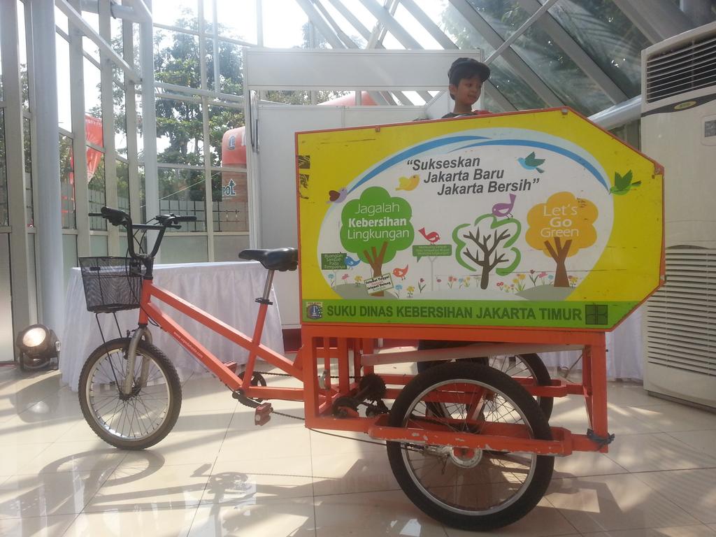 Kapten Sampah SIAP bersihkan Jakarta! <a href="/GoodLife_ID/">GOODLIFE SOCIETY</a> @bersihnyok #JakartaKinclong #GoodLifePeople <a href="/TamanMenteng/">EndangDeny</a>