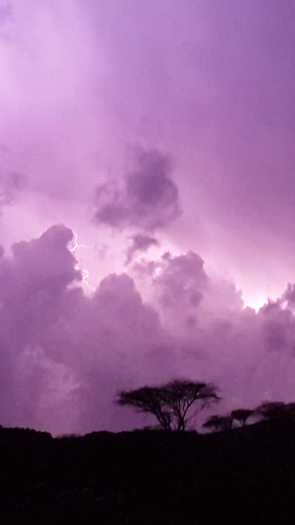 ksa201326's tweet photo. البروق الان غرب حرة الشرع شمال مكة 200 ك #تصويري http://t.co/RPMMHjc9cV
