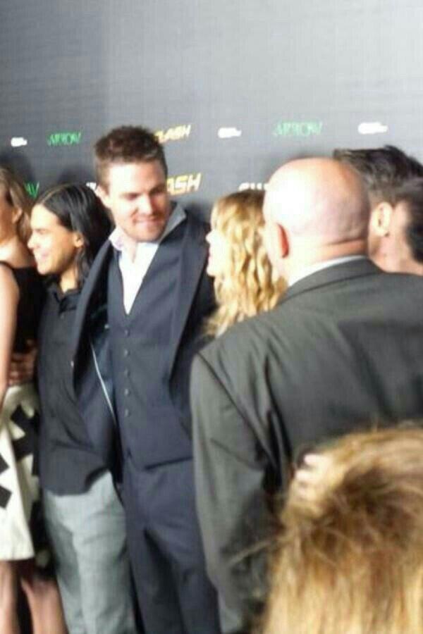 sundaytrain's tweet photo. β@BadKidPrincess: I die.
#Stemily #Olicity #Flarrow #flarrowscreening #Arrow http://t.co/PYFoxZnWVcβ
I DIE THIS IS EVERYTHING