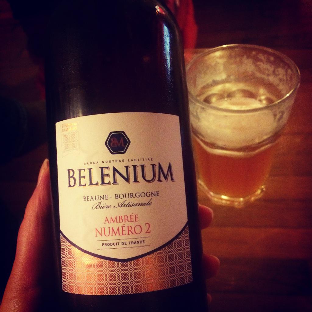 LaureneBig's tweet photo. #belenium, la #biere qu'elle est Beaune! #bourgogne #beer http://t.co/FppLnbfMtN