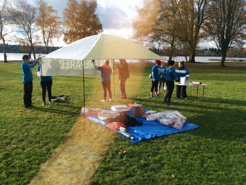 FCS_dojo's tweet photo. Getting set up. #greenlake #runprepared http://t.co/yBl6O9JEKG