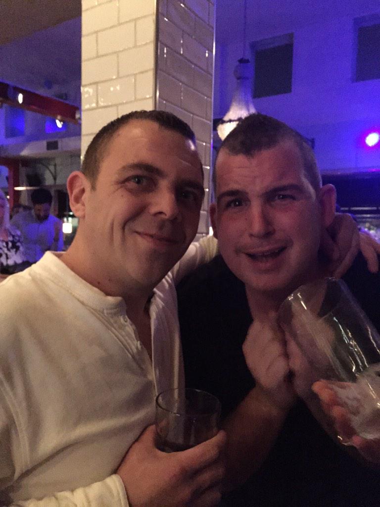 Tim26002972's tweet photo. Chars b day outing #me and blob http://t.co/UwdAgTo83C