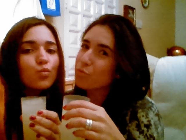 ClauBernal01's tweet photo. Con mi amor de copitas varias! @Isita_7R. http://t.co/TiBA1tE5au