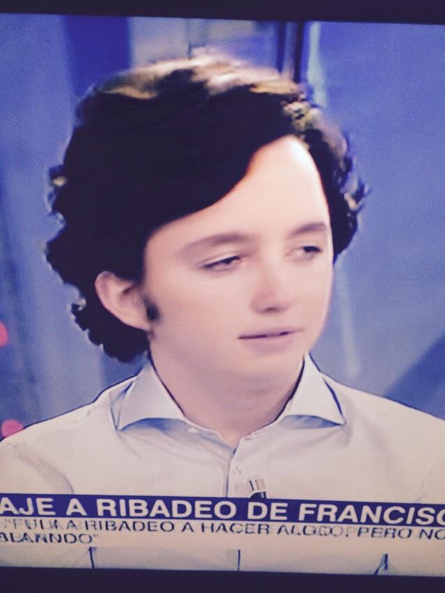 Alexmontoyaal's tweet photo. Este chico es un monaguillo comparado con algunos que conozco en el negocio de la música #Nicolas #NicolasElMundo http://t.co/VV0Q8pCXDc