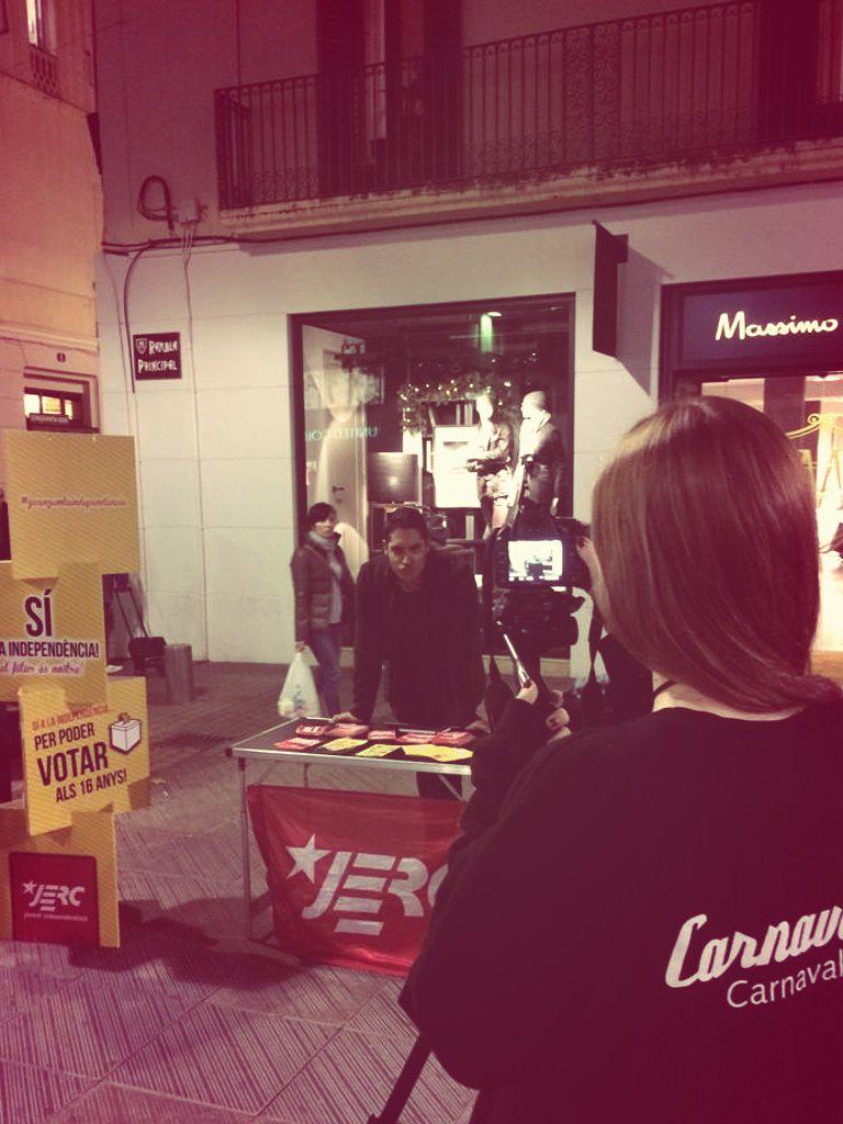 neuspeus's tweet photo. 🎬🎬🎬🎬🎬🎬 #ProjecteSomriu http://t.co/ymlNs5mYWb