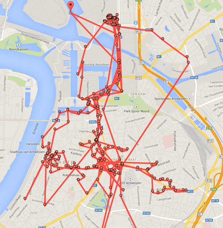 b_blobbins's tweet photo. @mikeseghers #devoxxhunt  Painting the town red. http://t.co/yyYMyMZZ6Z