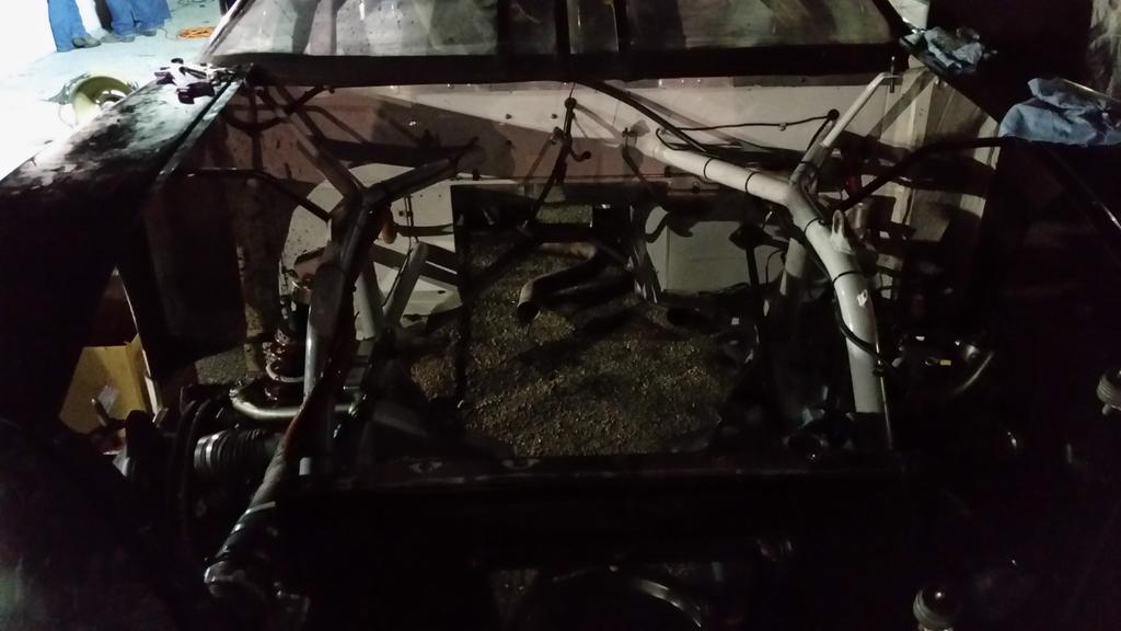MNeffShortTrack's tweet photo. The engine bay on @SamYarbrough20 's Late Model roughly 3 hours before the green. #MB400 @MB_Speedway http://t.co/DnGHg2iRWd