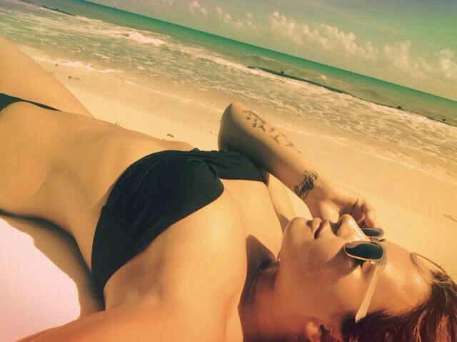 swirlvato's tweet photo. @ridecabello @ddlovato skinny http://t.co/BZc2t8N7jT