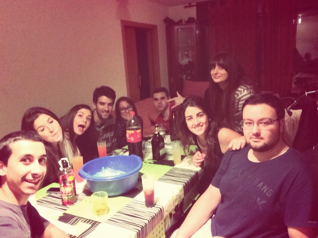 martabeta's tweet photo. Cosas varias...@Sergio8NM @AnsyBernat @gimeno92 @PaulaGonzaleeez @noeesales @Laura_gps http://t.co/aNTclka8yW