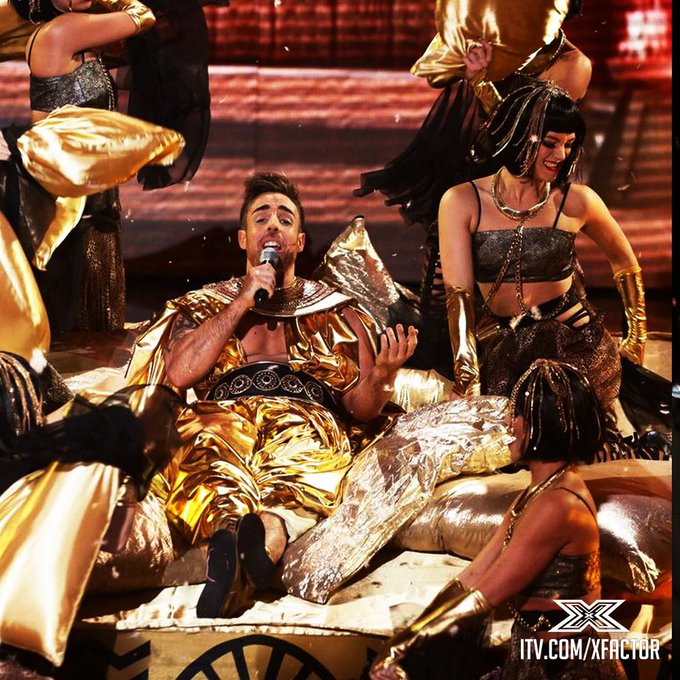 This is not sexy http://t.co/DLe87AfAb2  #EltonVSWhitney http://t.co/Ca3YZRYgsO&rdquo;<a href="/tag/eltonvswhitney"class="tags">#EltonVSWhitney</a>