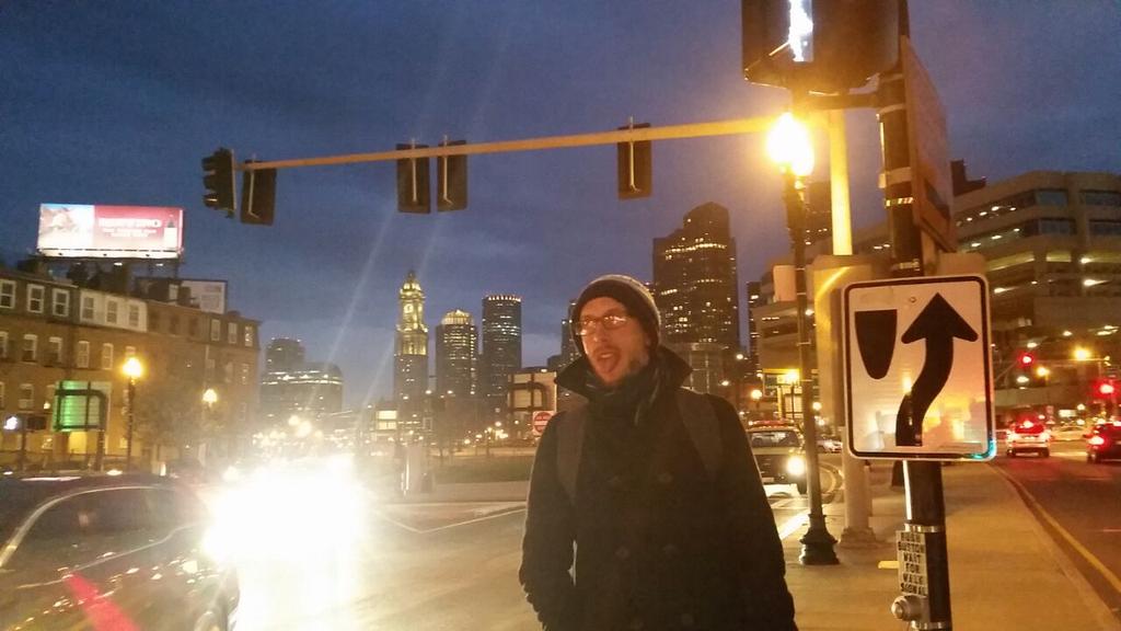 martylish's tweet photo. I'm in Boston. It's so bloody cold I can't speak properly. #frozenlips http://t.co/61dHx9CDwN