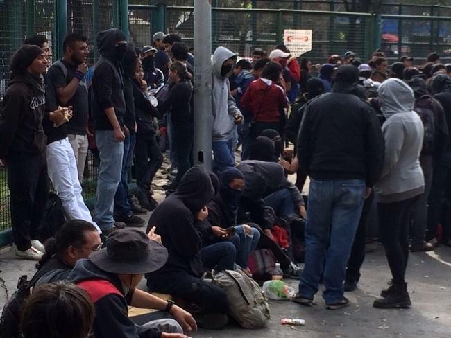 carant_d's tweet image. Verdaderos terroristas,estos agentes acarreados dl gob.verdad @S_Cienfuegos_Z? @EPN @osoriochong #YaMeCansé