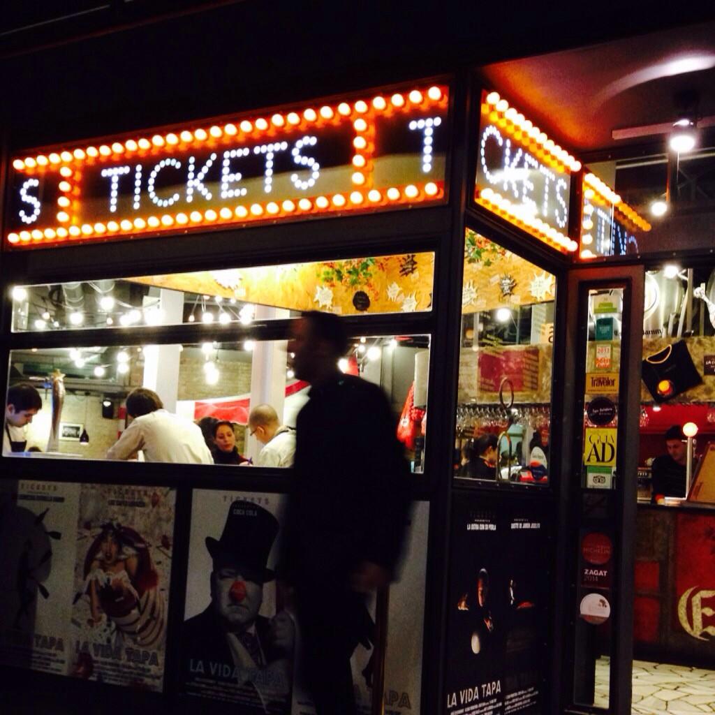 Llevo 2 sábados seguidos flipando. Hoy @BarTickets. El pasado fue <a href="/Dabizdiverxo/">Dabizdiverxo</a>. La alta cocina vuela sin normas!